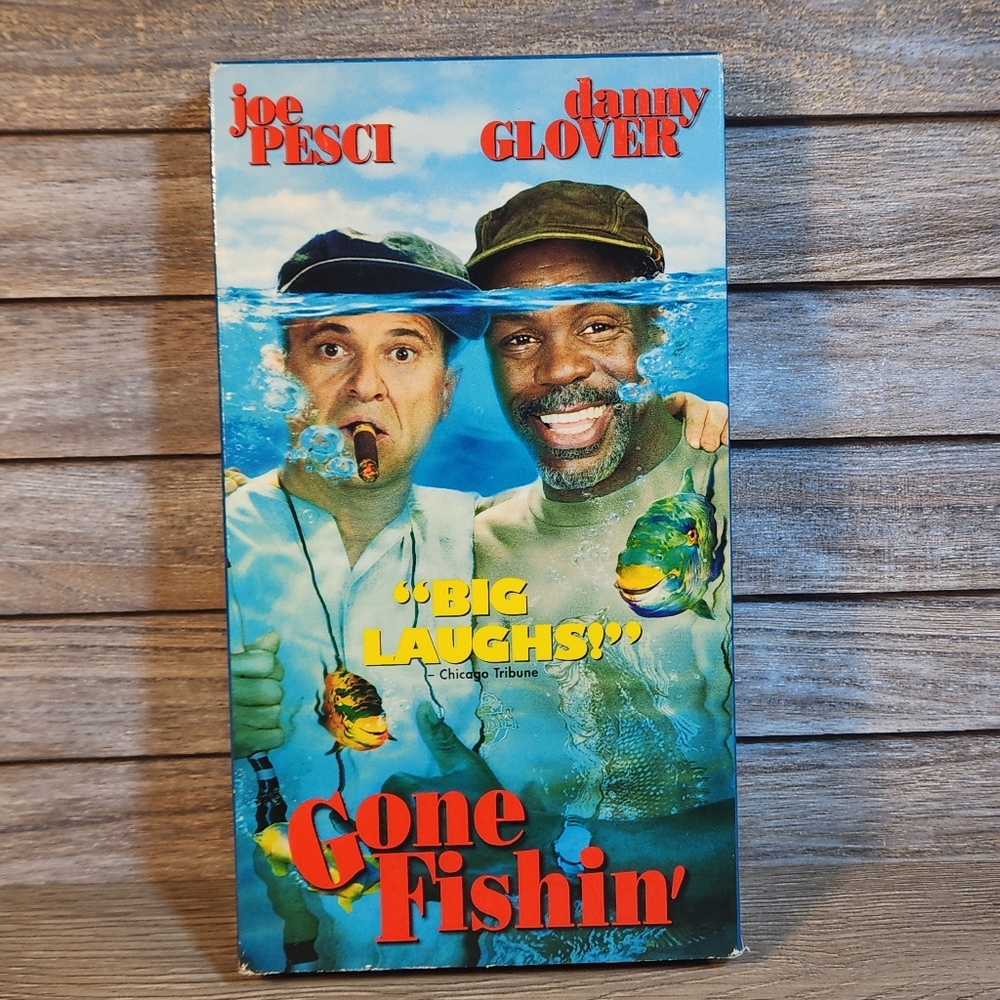 🖤 Gone Fishin' Movie VHS Tape Comedy
